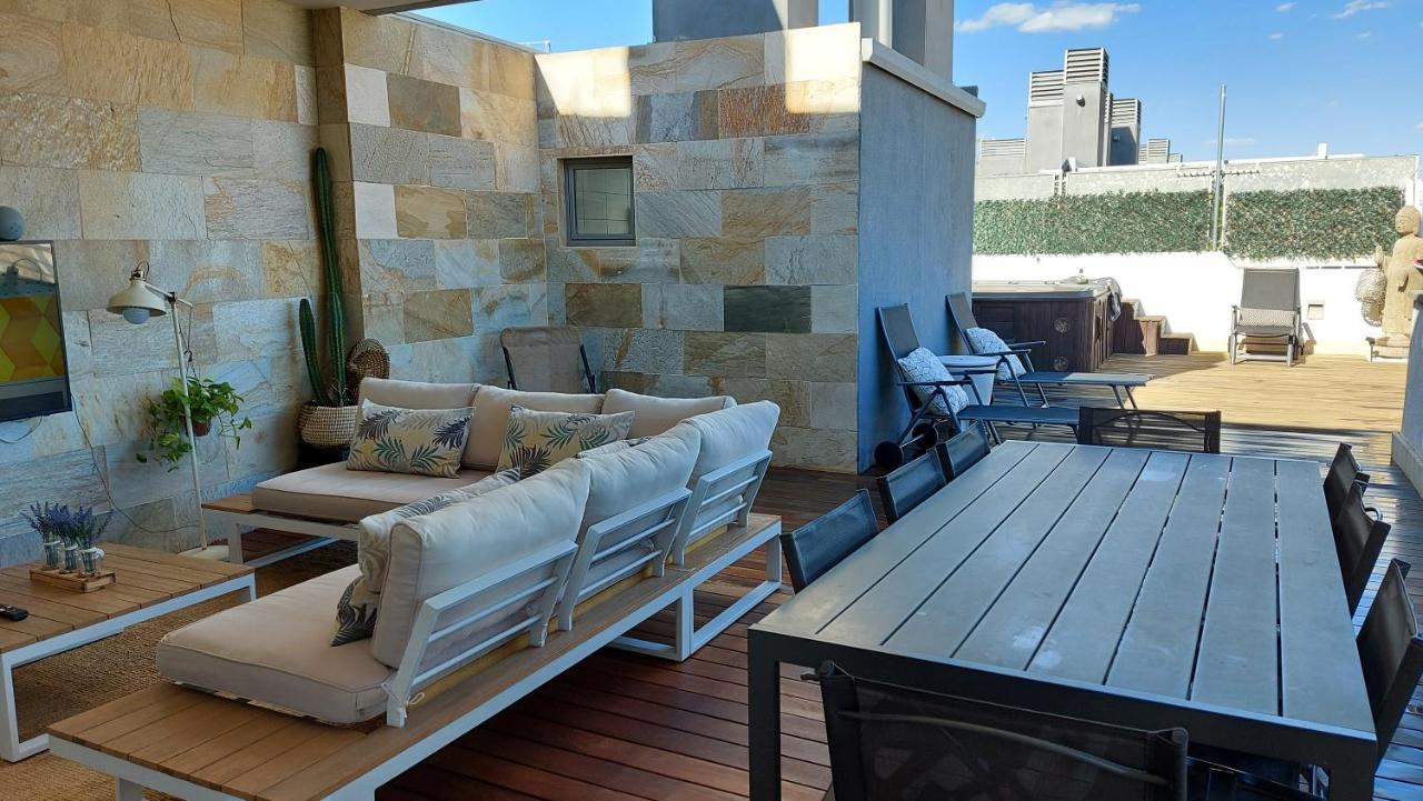 Atico De Lujo Con Jacuzzi Climatizado En Terraza Lägenhet Elche Exteriör bild