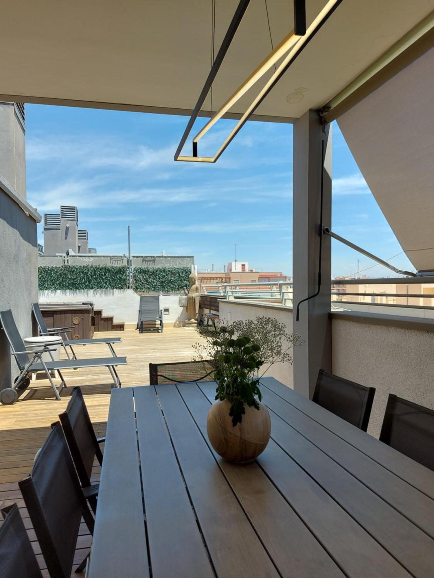 Atico De Lujo Con Jacuzzi Climatizado En Terraza Lägenhet Elche Exteriör bild