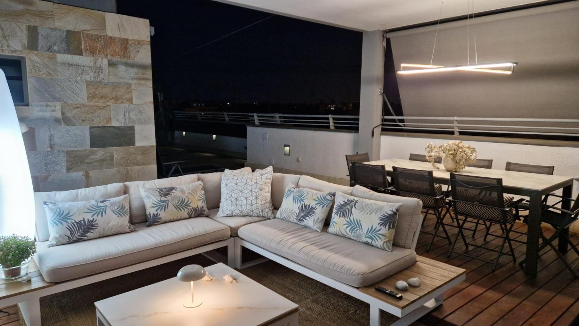 Atico De Lujo Con Jacuzzi Climatizado En Terraza Lägenhet Elche Exteriör bild